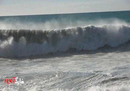 وزش باد بسیار شدید روی خلیج فارس/ ارتفاع موج به ۳ متر می‌رسد