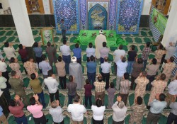 اقامه نماز جماعت در برخی مساجد خرمشهر برخلاف پروتکل‌ها است