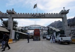 بازگشایی مسیر کلیدی تجارت بین افغانستان و پاکستان