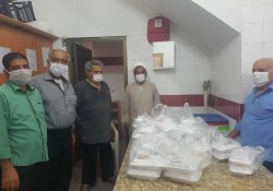 پخت و توزیع غذای گرم میان نیازمندان در عید غدیر + عکس