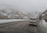 پیش بینی بارش برف و باران در جاده های ٢٥ استان+ توصیه پلیس