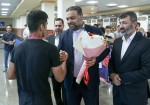 مدال‌آور کشتی بوشهر در مسابقات آسیایی مورد استقبال قرار گرفت
