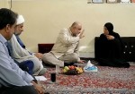استاندار بوشهر به دیدار خانواده شهید «جاشویی» رفت