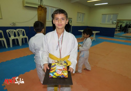 مراسم اهدا مدال مسابقات کاراته نونهالان  «جام فجر» در جزیره خارک