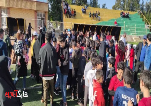 جشنواره فرهنگی ورزشی خانوادگی به مناسبت میلاد علی (ع) و روز پدر و دهه فجر در جزیره خارگ برگزار شد